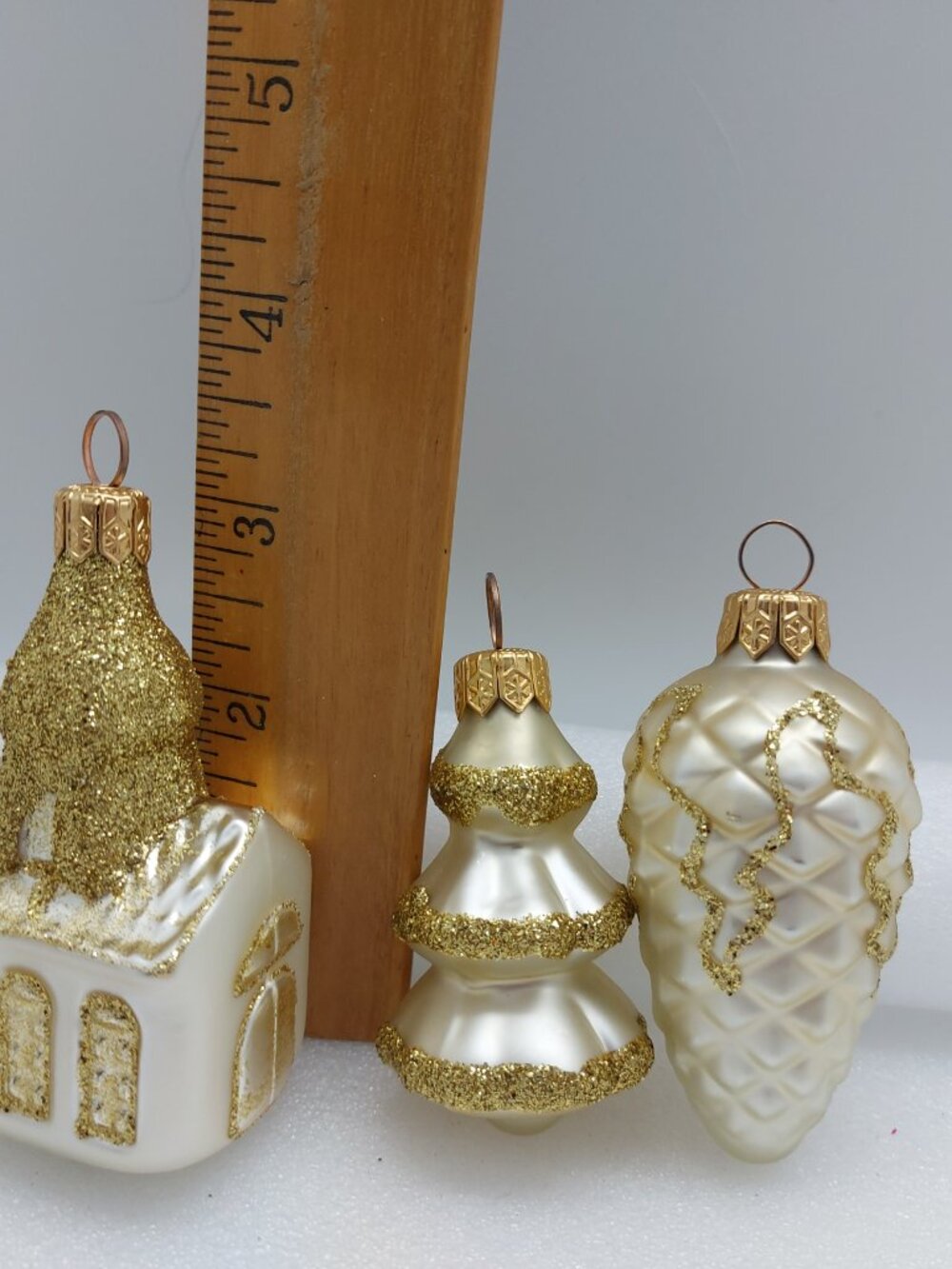 Vintage Hand Crafted Christmas Glass Ornament Off White & Gold Made In Ukraine - Picture 10 of 12